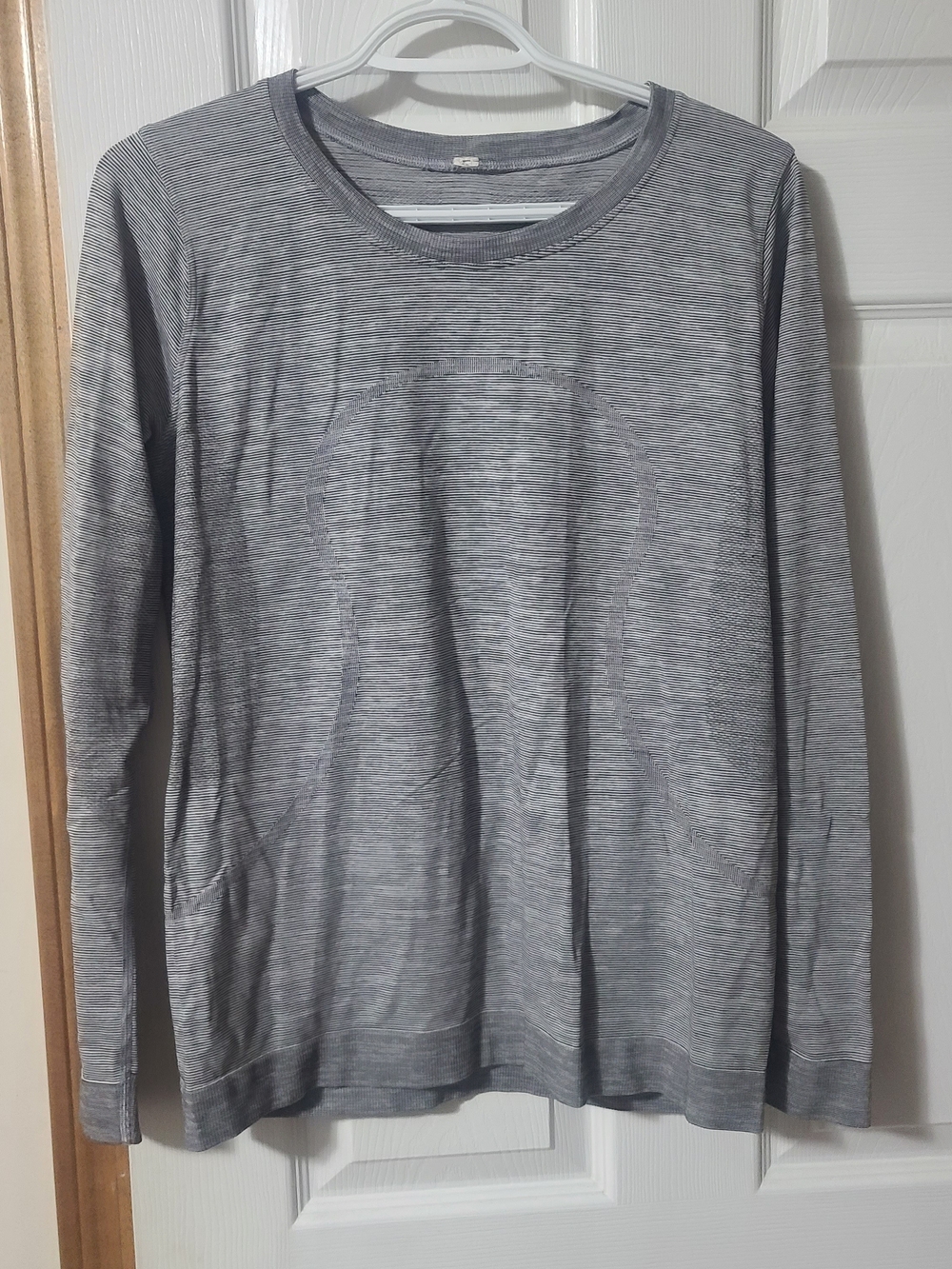 lululemon athletica Grey Long-Sleeve Crew Top